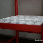 chaise en paille repeinte en rouge