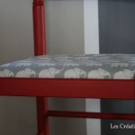 chaise en paille repeinte en rouge